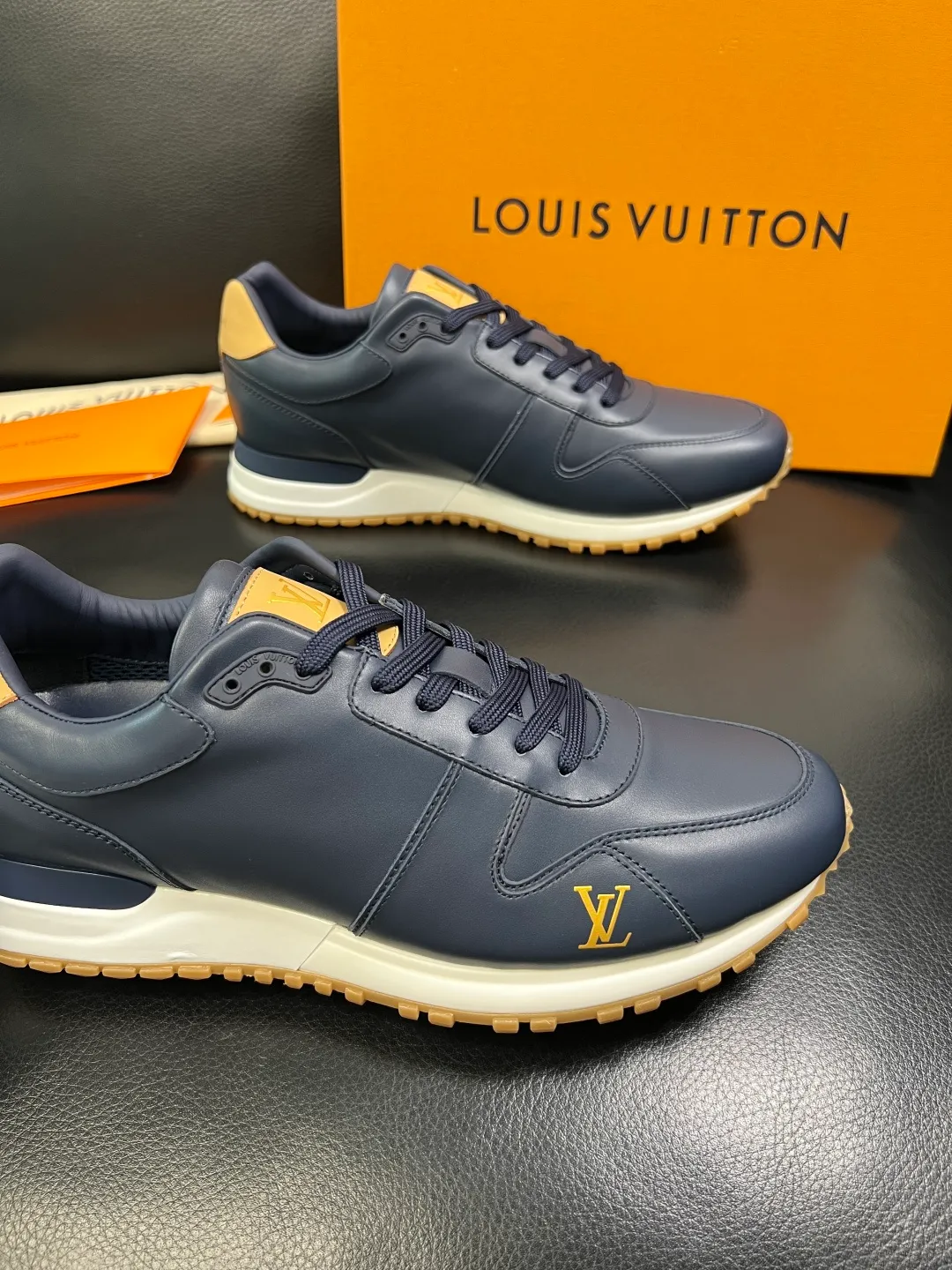 Men's shoes 💰740 Lv high quality top handicrafts Louis Vuitton, counters are equipped with the original factory, the uppers are imported from Italy, high-quality splicing colorful complex crafts, imported cowhide lining is soft and comfortable, soles: original soles specially provided by the original factory, T men's shoes 💰U exclusive movable molded soles are super comfortable, original factory single goods, code number 39-44 (customized 45)